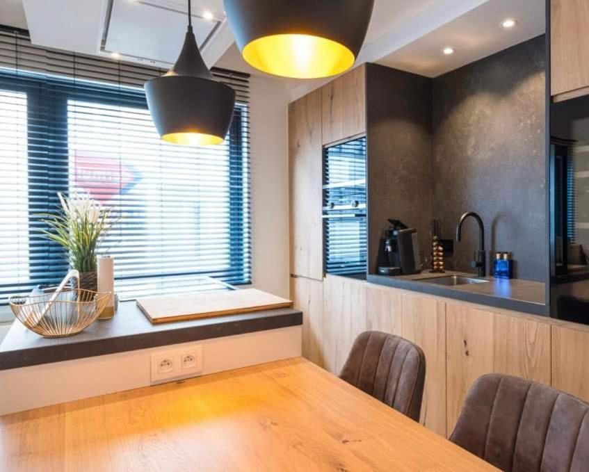 Hotel Ter Streep Остенде Екстериор снимка