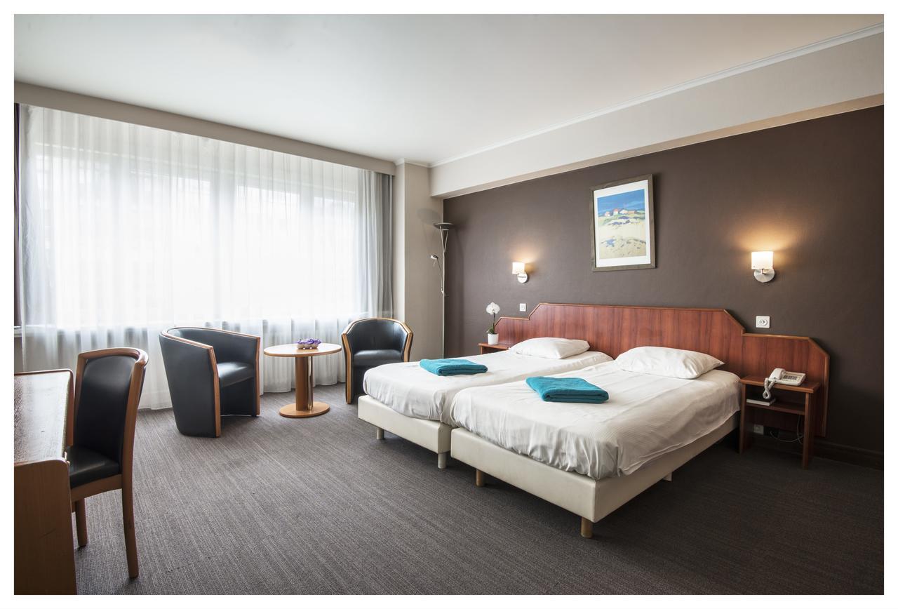 Hotel Ter Streep Остенде Екстериор снимка